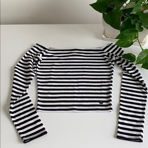 LAST CHANCE Abercrombie off shoulder crop top ✨